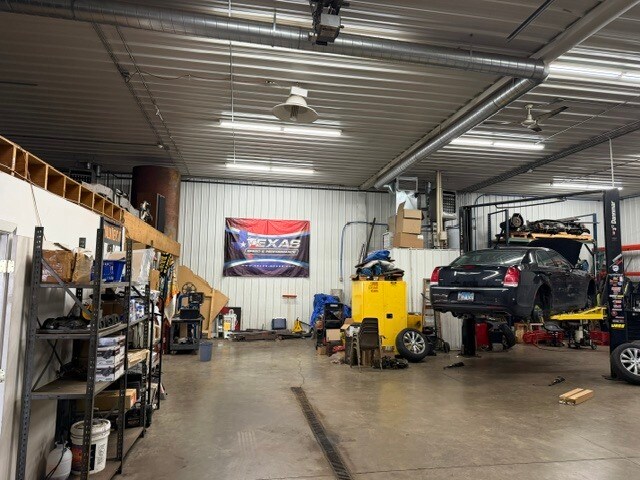 More Photos Of 14611 W Edison Dr, New Lenox Warehouse For Lease