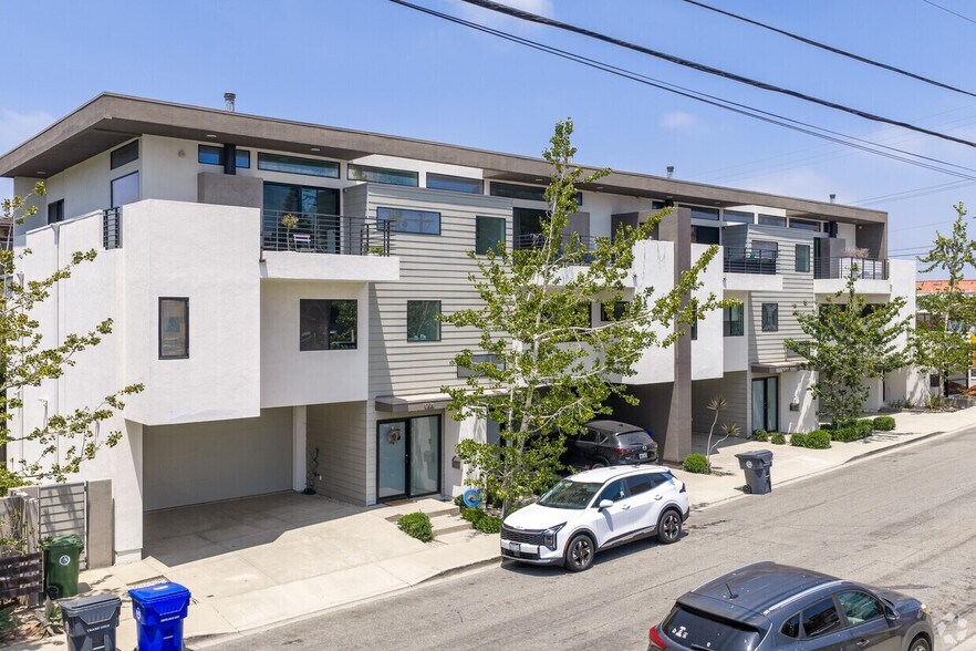 More Photos Of 627 Aviation Way, Manhattan Beach Loft Creative Space For Lease