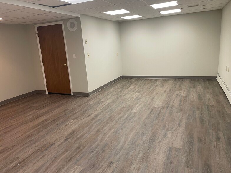 More Photos Of 29 Trinity St, Newton Office For Lease