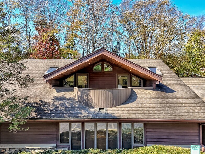 More Photos Of 540 Hospital Dr, Clyde Healthcare For Sale