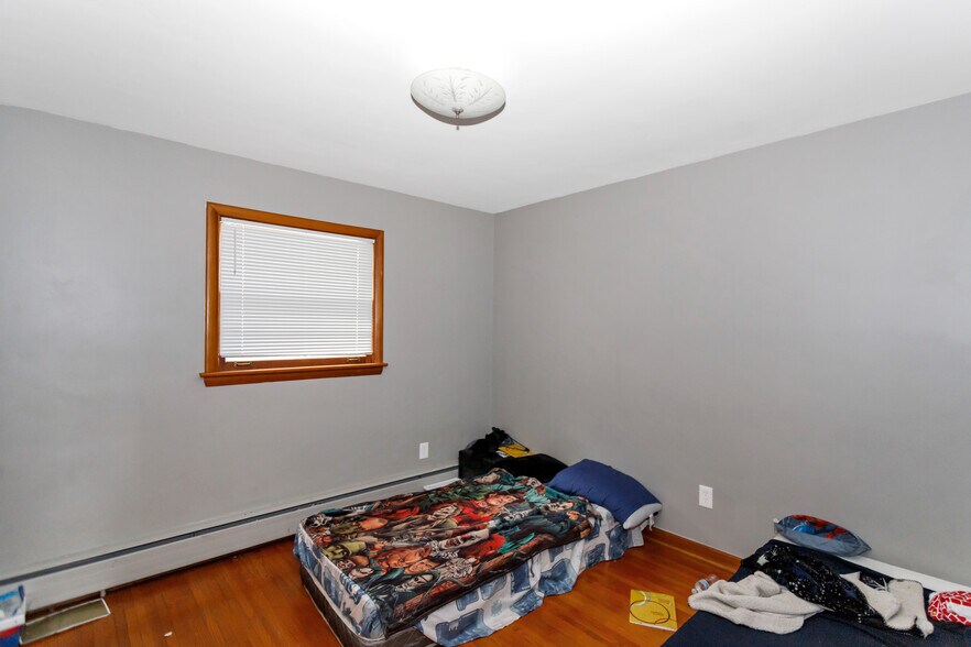 More Photos Of 41W597 US Highway 20, Hampshire Flex For Sale