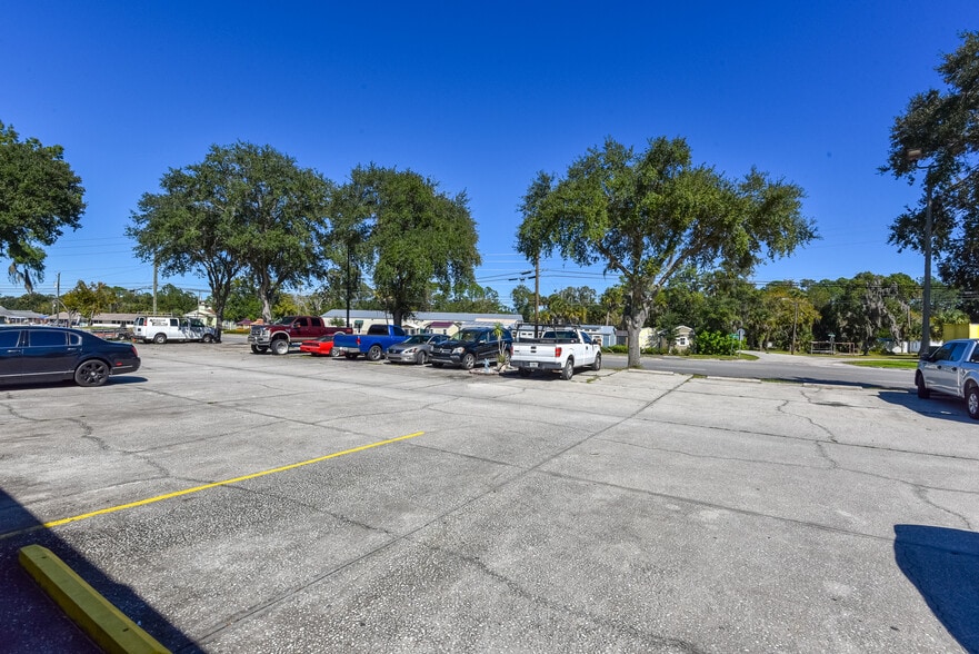 More Photos Of 703 S State St S, Bunnell General Retail For Sale