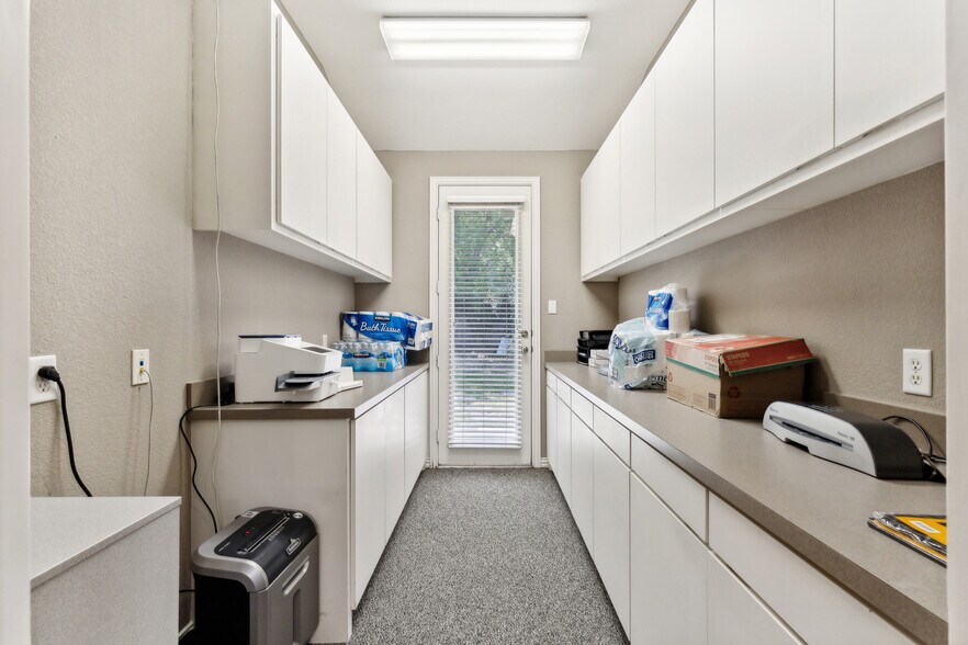 More Photos Of 700 N Carroll Ave, Southlake Office For Lease