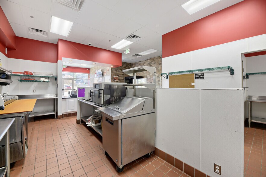 More Photos Of 6200 Leetsdale Dr, Denver Storefront For Lease