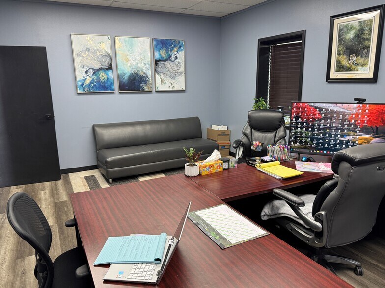 More Photos Of 910 KCK Way, Cedar Hill Distribution For Sale