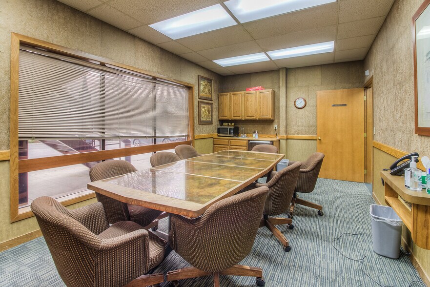 More Photos Of 304-308 N 3rd St, Yakima Office For Sale