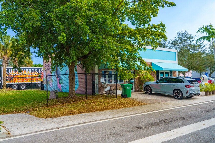 More Photos Of 367 NE 3rd Ave, Delray Beach Freestanding For Sale