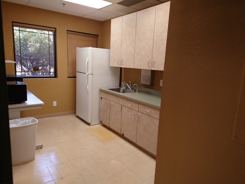 More Photos Of 2020 Lowe St, Fort Collins Medical For Lease