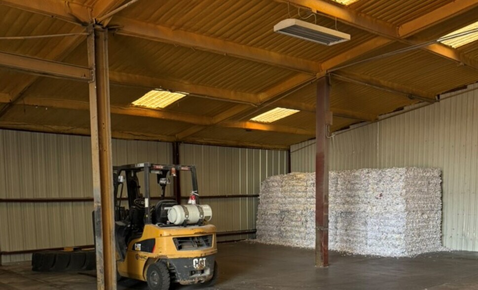 More Photos Of 810 S 7th St, Omaha Industrial For Sale
