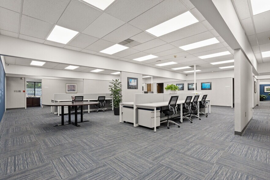 More Photos Of 127 Tanner Rd, Greenville Flex For Lease