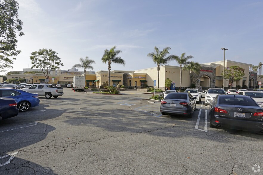 More Photos Of 21035-21143 Hawthorne Blvd, Torrance General Retail For Lease