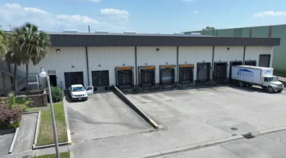More Photos Of 1925 Industrial Blvd, Harvey Warehouse For Lease