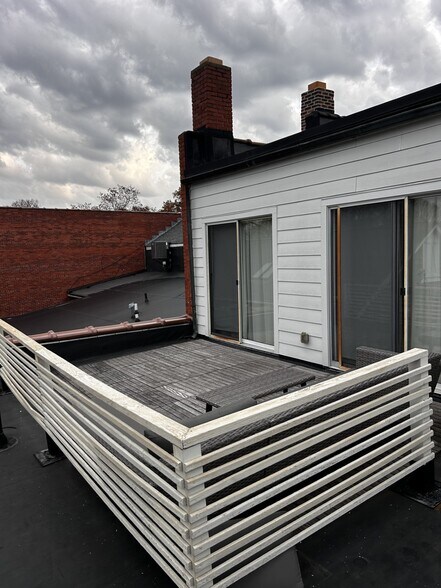 More Photos Of 677 High St, Columbus Storefront Retail Office For Lease