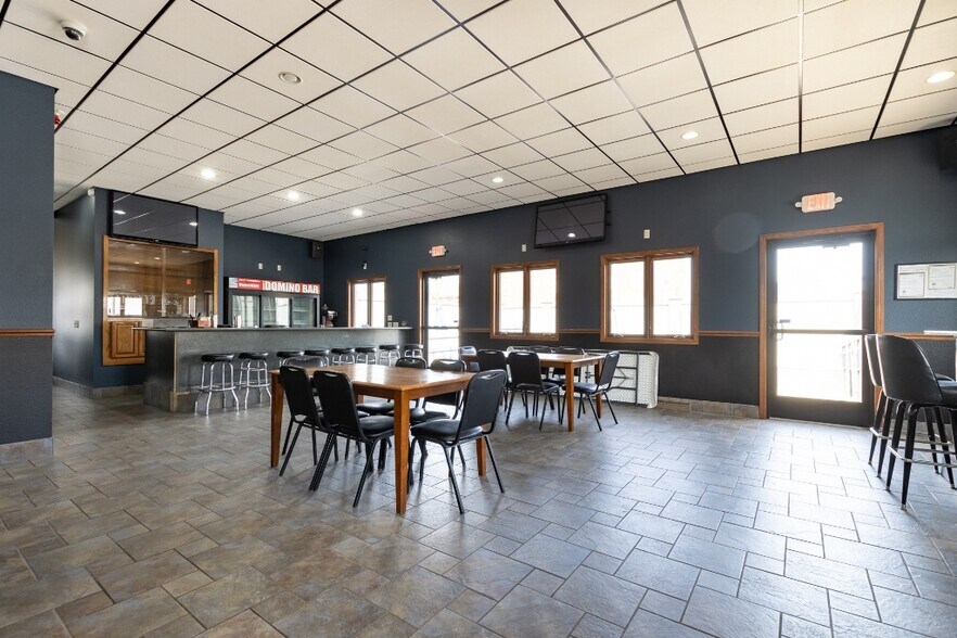 More Photos Of 740 Washington St, Wausau Bar For Sale