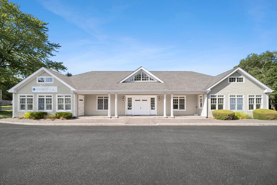 More Photos Of 16 Old Riverhead Rd, Westhampton Beach Office For Lease