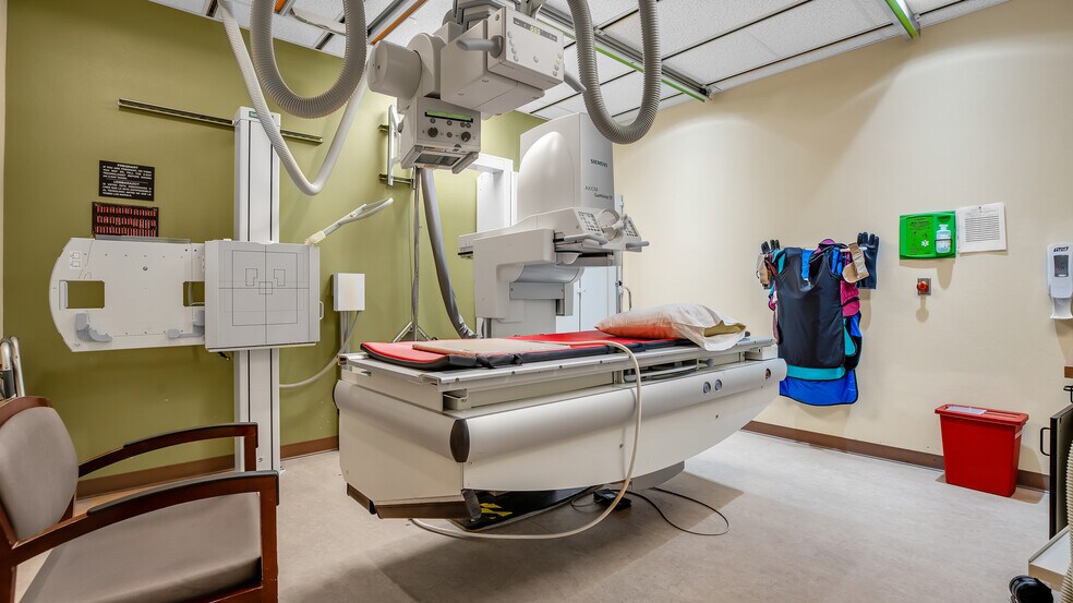 More Photos Of 693 Ray J. Glatt Cir, Woodburn Medical For Sale