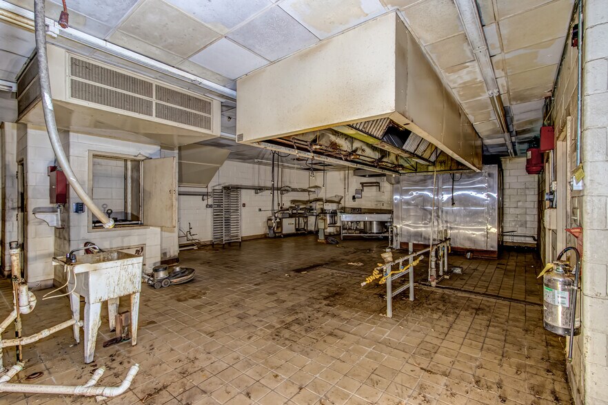 More Photos Of 15 7th St, Augusta Restaurant For Sale