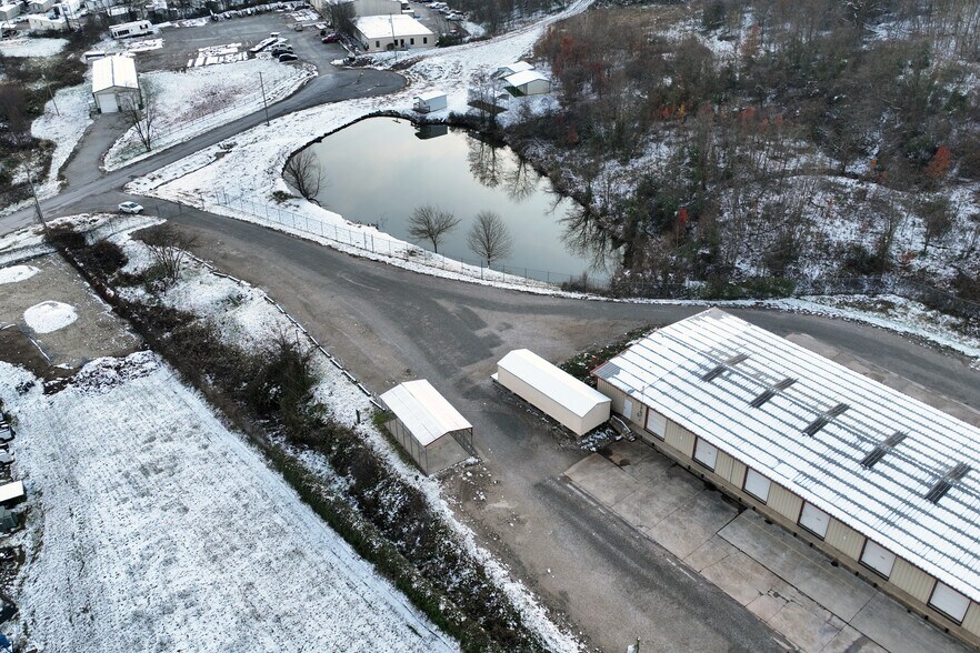 More Photos Of 150 Ayers Blvd, Belpre Light Distribution For Lease