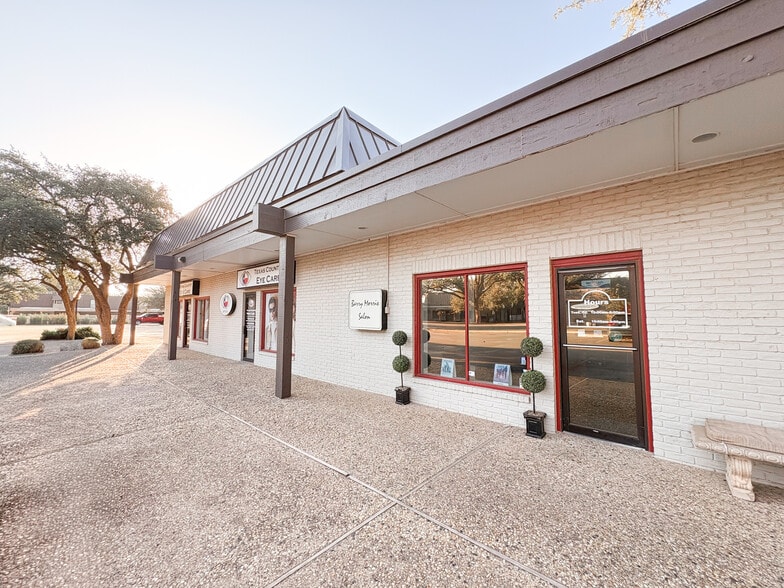 More Photos Of 2200 W Wadley Ave, Midland General Retail For Lease