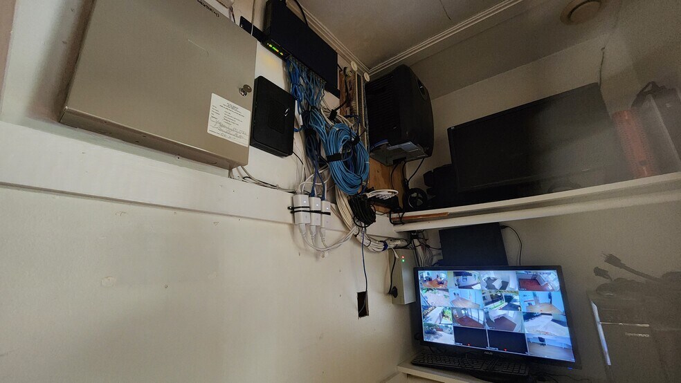 More Photos Of 826 Heights Blvd, Houston Office Residential For Sale