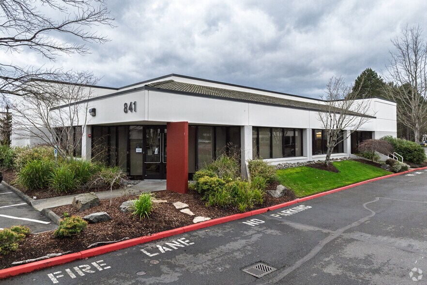 More Photos Of 923 Powell Ave SW, Renton Unknown For Lease