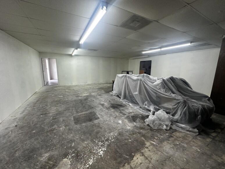 More Photos Of 16300 E Colonial Dr, Orlando General Retail For Sale