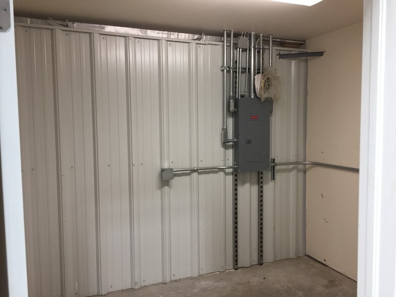 More Photos Of 510 Durango Ct, Casper Warehouse For Lease