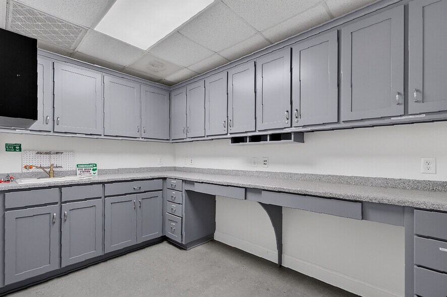 More Photos Of 1930 Charlie Hall Blvd, Charleston Medical For Lease