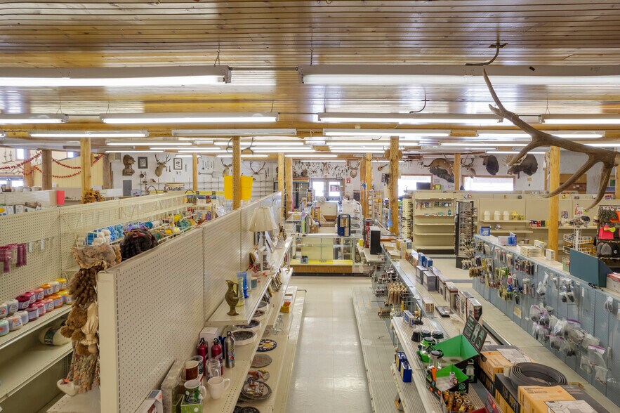 More Photos Of 10652 US Highway 189, Big Piney Freestanding For Sale