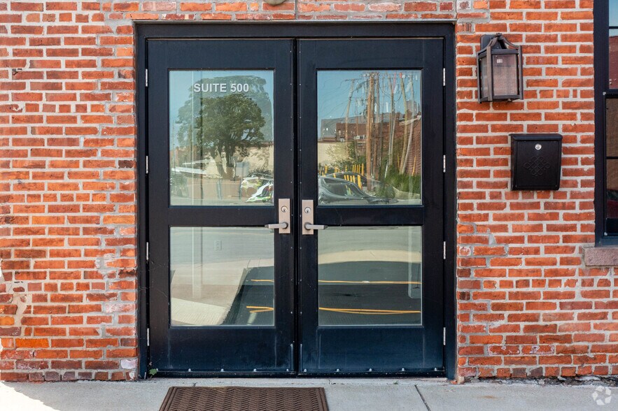 More Photos Of 141 Elm St, Buffalo Apartments For Lease