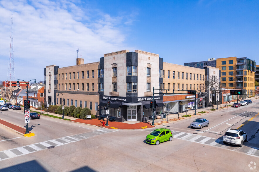 Primary Photo Of 4001-4015 N Oakland Ave, Shorewood Storefront Retail Office For Lease