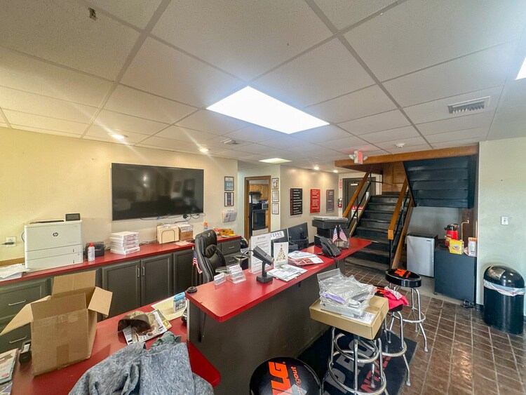 More Photos Of 3721 Highway 90 E, Broussard Light Distribution For Lease