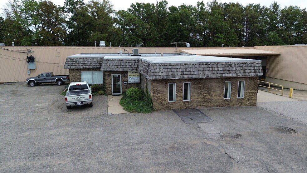 More Photos Of 33220-33250 Lakeland Blvd, Eastlake Warehouse For Lease