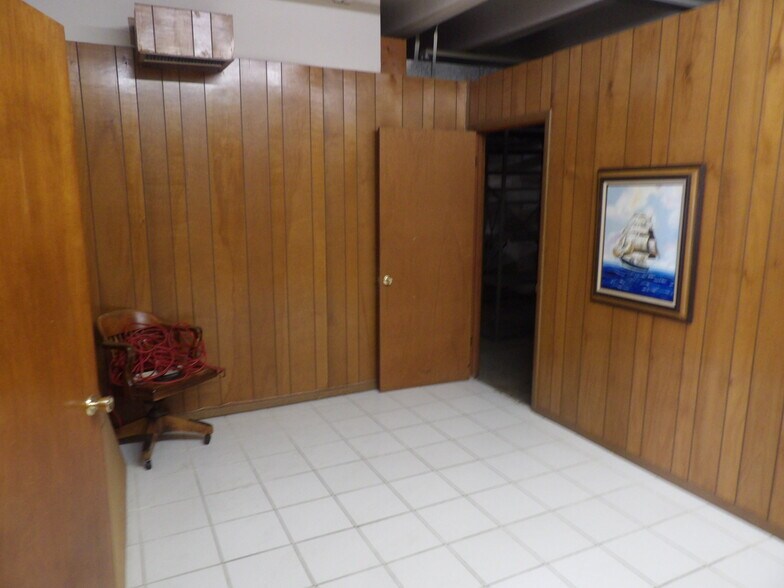 More Photos Of 1812 Wayside Dr, Houston Distribution For Lease