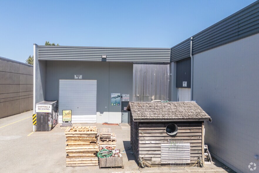 More Photos Of 19689 Telegraph Trl, Langley Twp Service For Lease