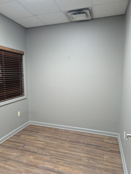 More Photos Of 2033 E Race Ave, Searcy General Retail For Lease