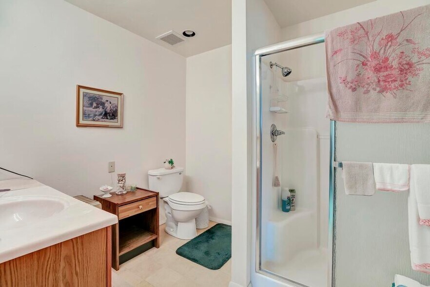 More Photos Of 319 W Magic Rd, West Magic Hospitality For Sale