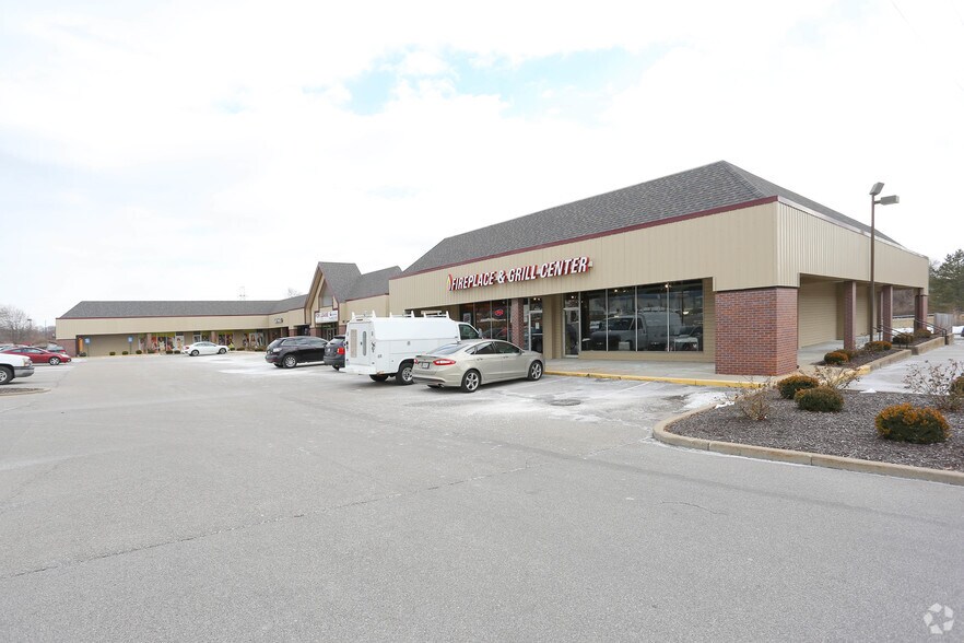 More Photos Of 14208-14242 Manchester Rd, Ballwin General Retail For Lease