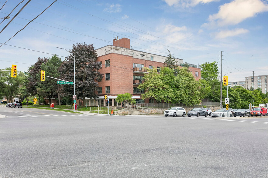 More Photos Of 391 Major Mackenzie Dr E, Richmond Hill Apartments For Sale
