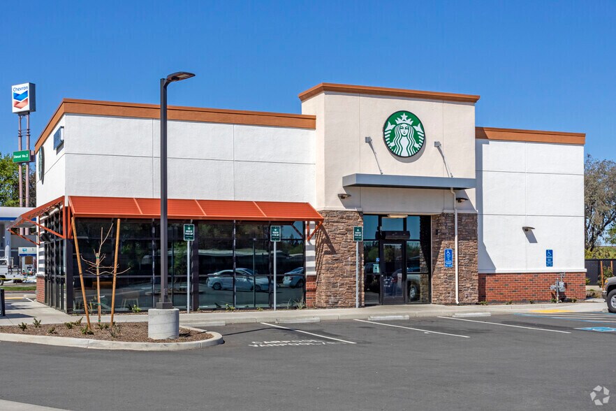 Primary Photo Of 10880 N Highway 99, Stockton Fast Food For Sale