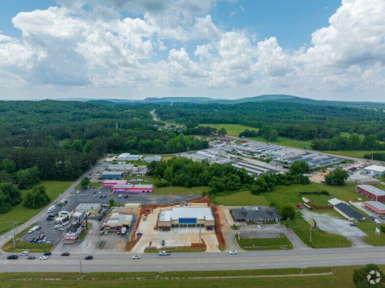 More Photos Of 5095 Moores Mill Rd, Huntsville General Retail For Lease