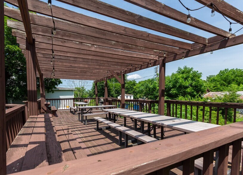 More Photos Of 371 Pittstown Rd, Pittstown Storefront Retail Residential For Sale