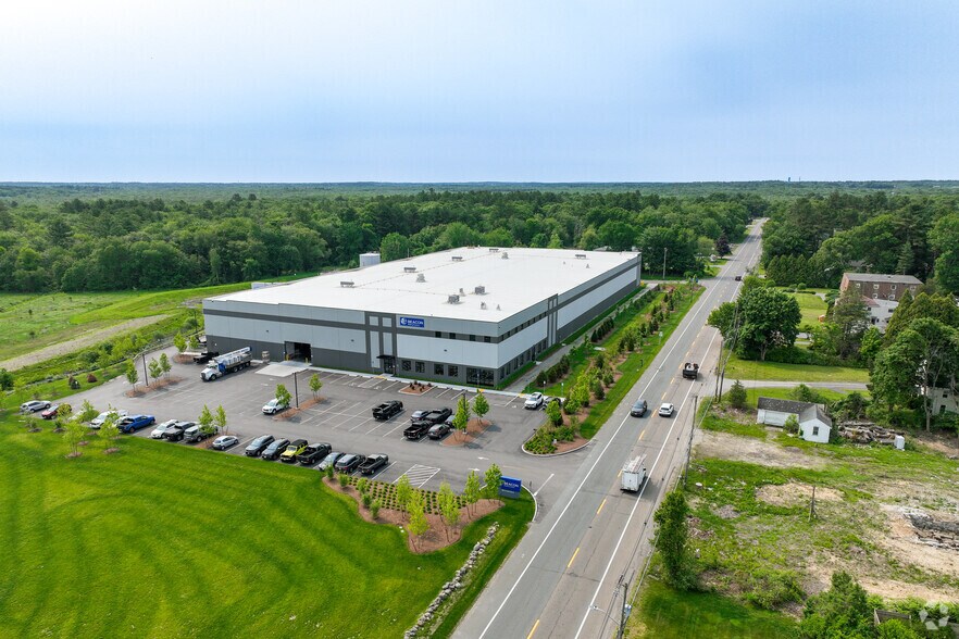 More Photos Of 530 Turnpike St, South Easton Warehouse For Lease