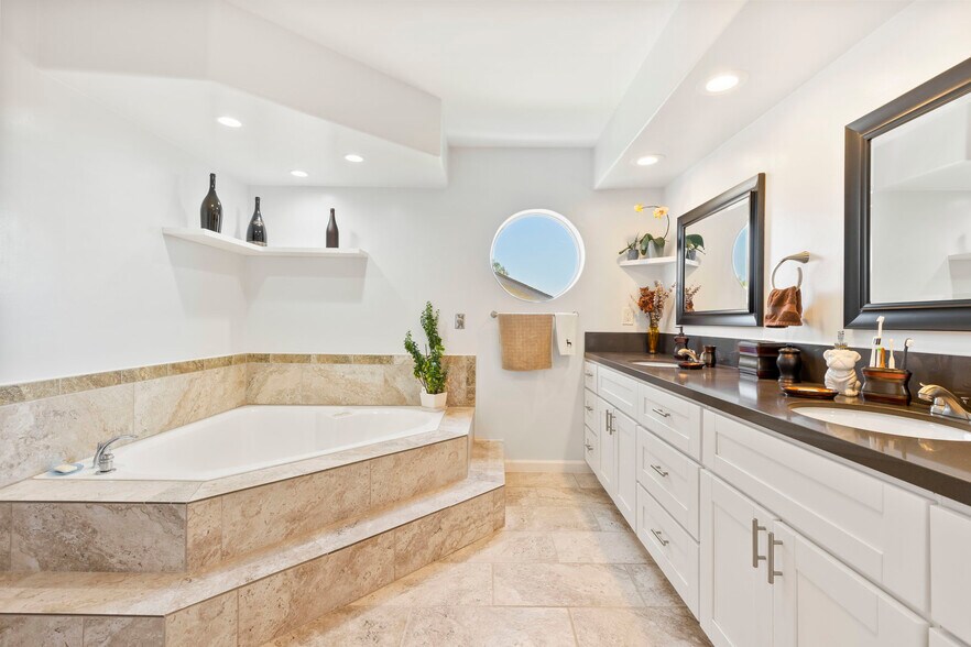 More Photos Of 1909 Cheyenne Cir, Oceanside Specialty For Sale