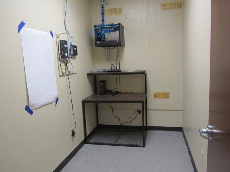 More Photos Of 101 45th St, Corpus Christi Distribution For Lease