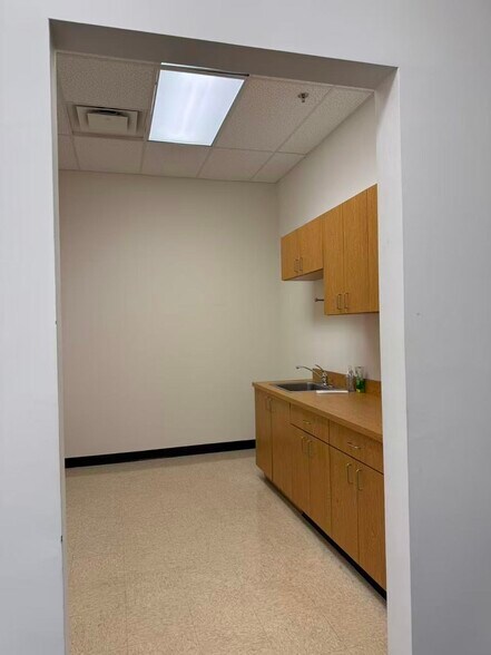 More Photos Of 2390 Satellite Blvd, Buford Light Distribution For Lease