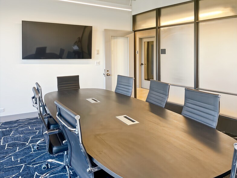 More Photos Of 222 S Prospect Ave, Park Ridge Coworking Space