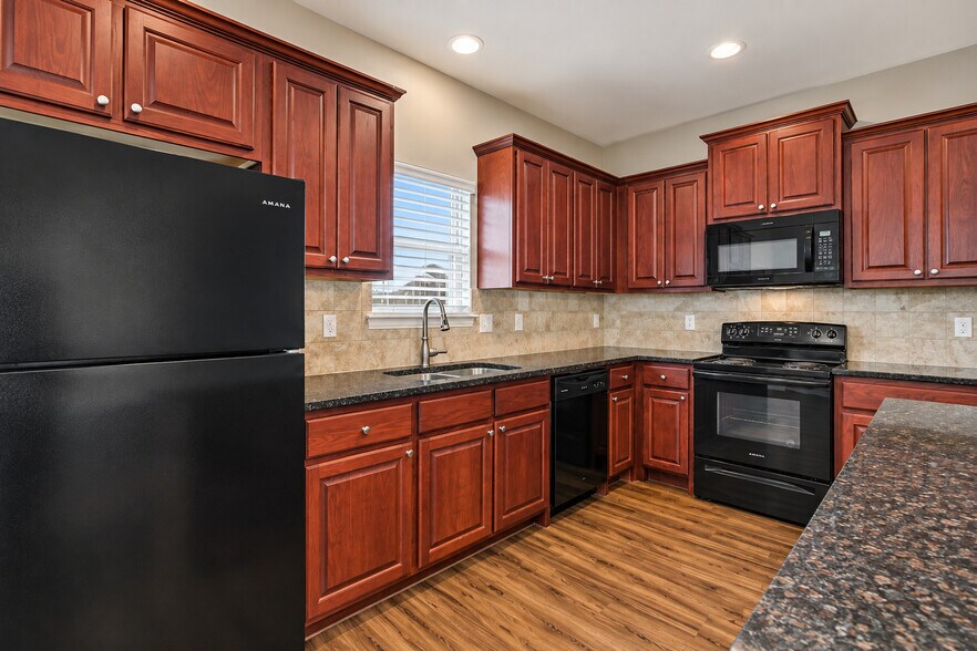 More Photos Of 4917 Sanger Circle Dr, Sanger Multifamily For Sale