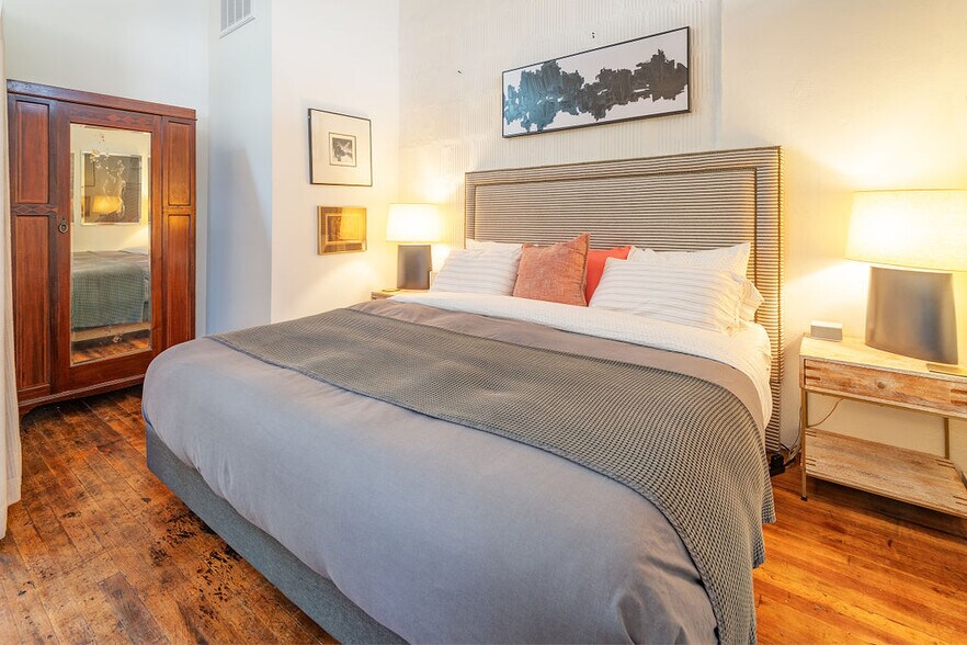 More Photos Of 33 Carolina Ln, Asheville Office For Sale