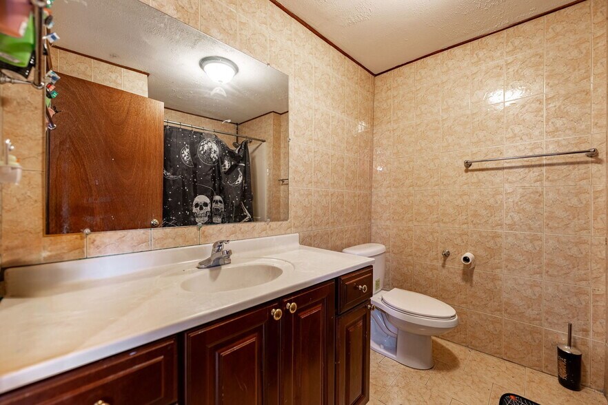 More Photos Of 132 N State St, Belvidere Restaurant For Sale